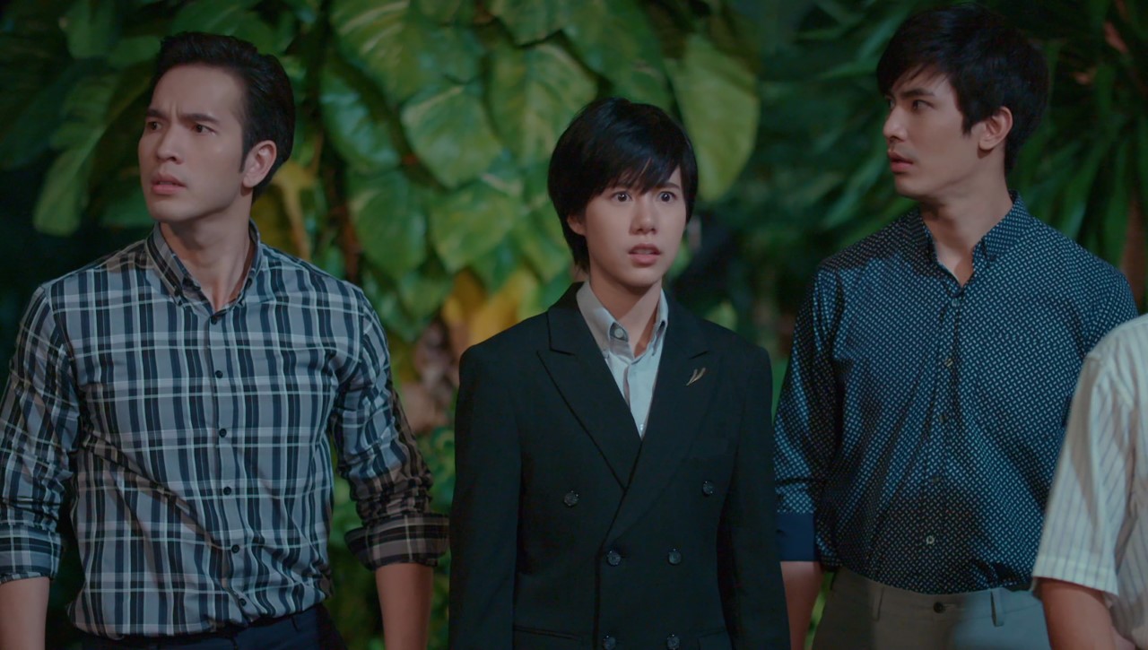 “เอสเธอร์” ทุ่มสุดตัว! วิ่งหนีตายช่วยดับไฟไหม้ห้องสมุด