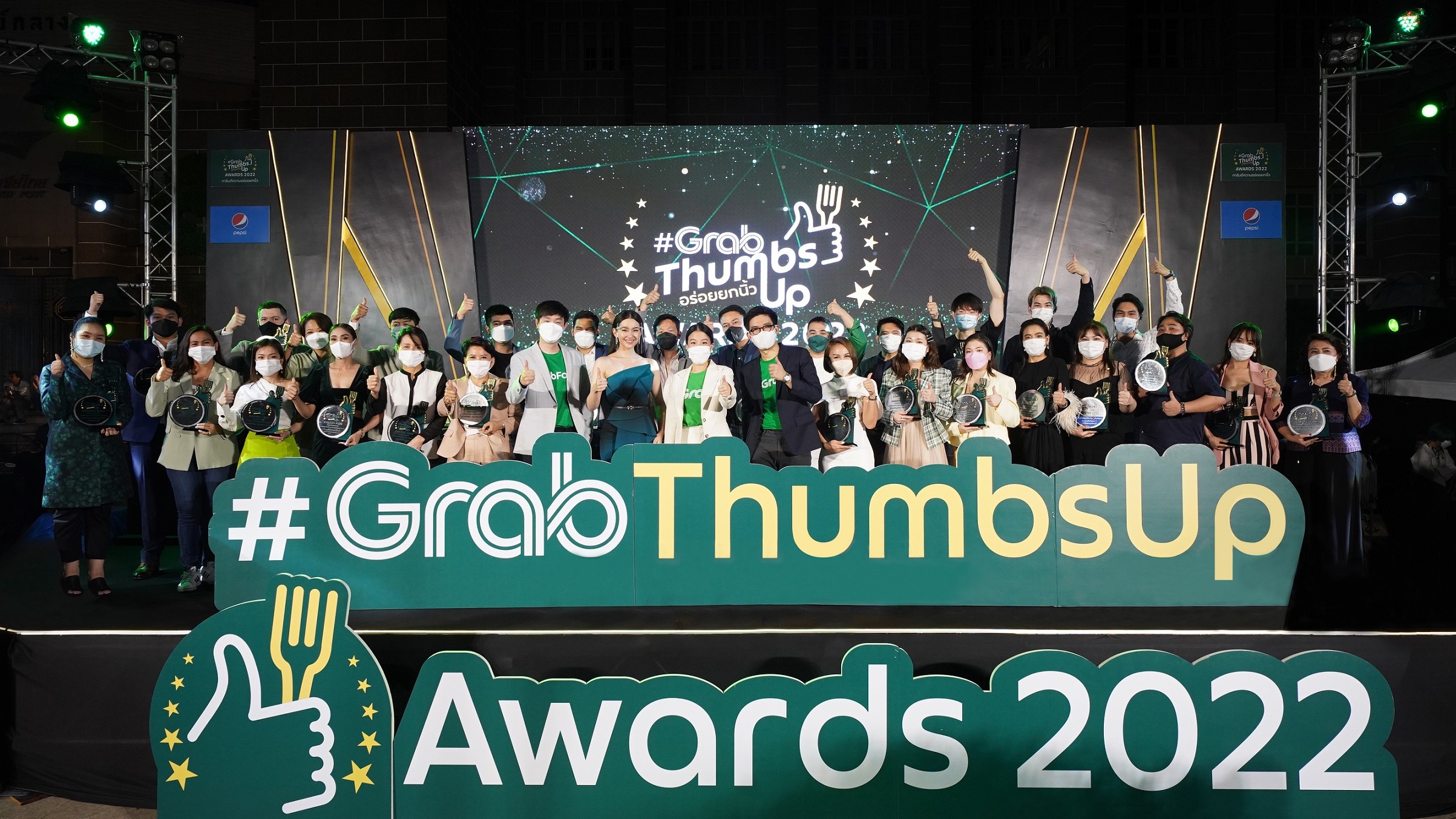 แกร็บฟู้ด เปิดโผ 30 สุดยอดร้านเดลิเวอรีแห่งปี การันตีความอร่อยรางวัล #GrabThumbsUp Awards 2022