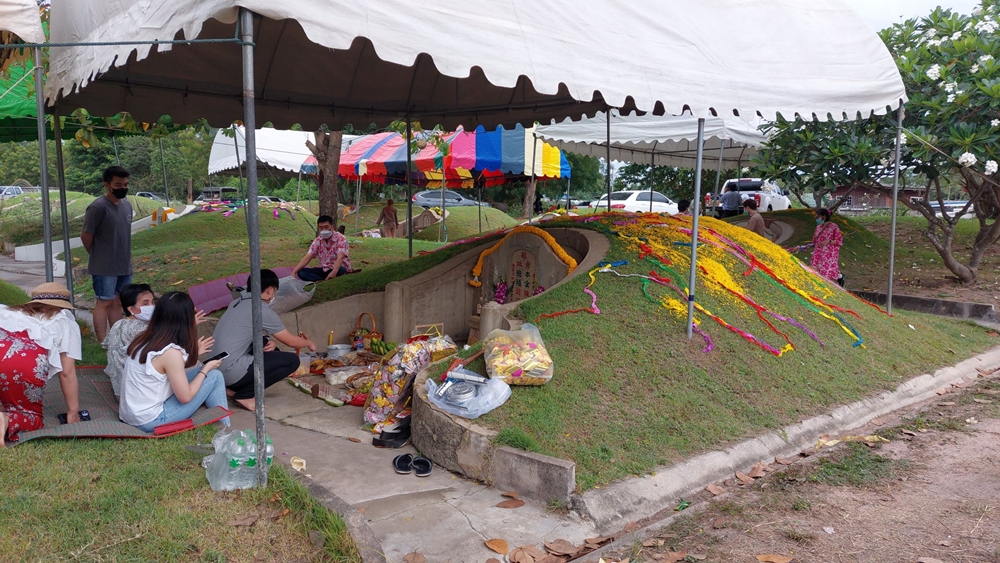 บรรยากาศวันไหว้เชงเม้งปีนี้ คึกคัก! หลังสถานการณ์โควิดเริ่มบรรเทาลง