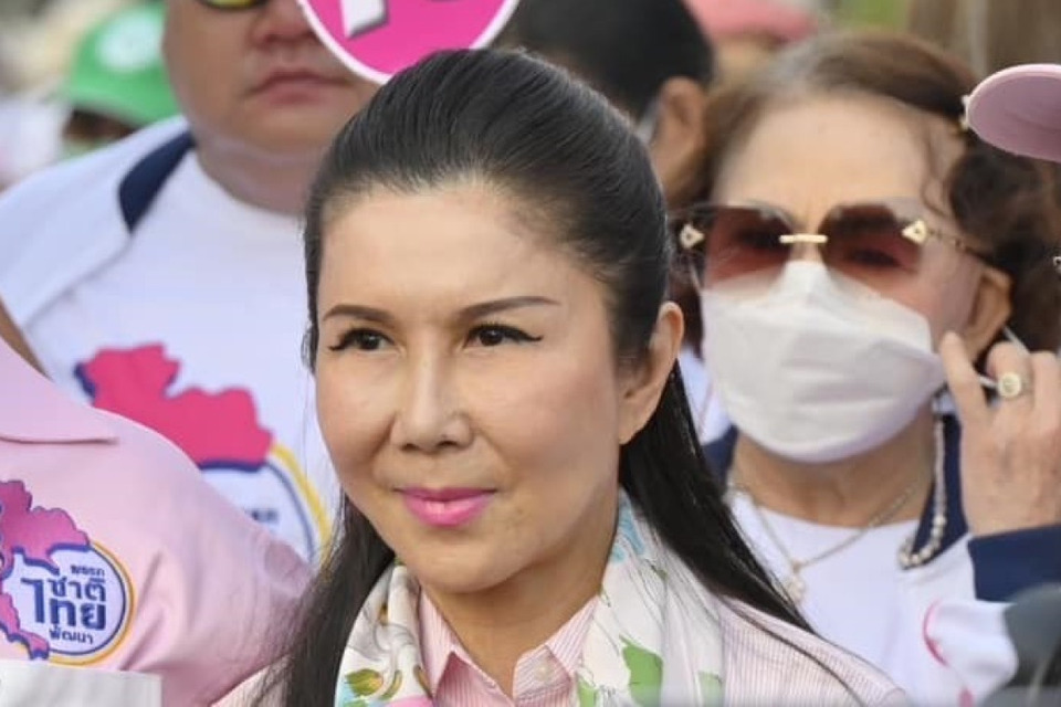 "หนูนา กัญจนา" เดือด! ซัดหมออ้างรักในหลวงแต่เลือกพรรคการเมือง ชี้ขัดแย้งความจริง