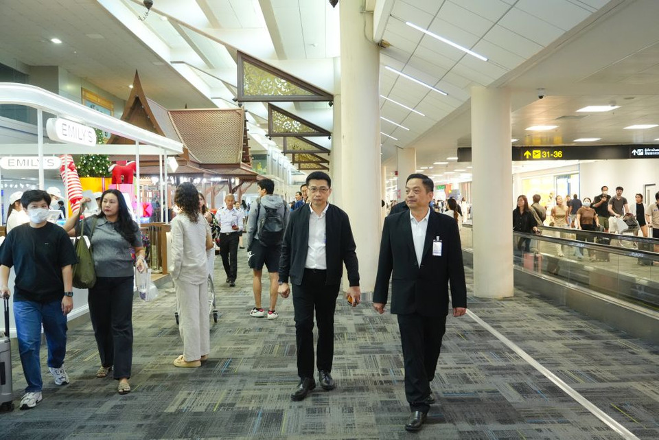  ผอ.สนามบินดอนเมือง ตรวจความพร้อมรับปีใหม่ 69 มอบของขวัญส่งความสุขแก่ผดส.