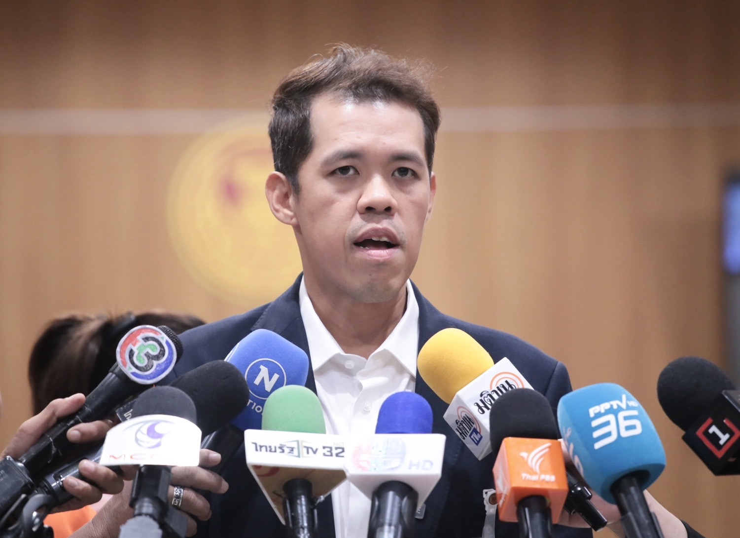 "ปชน." แจงบอกยังไม่ถวายสัตย์ กล่าวหา "รัฐบาล" ไม่ได้ หลังถูกจี้ถาม "ครม.อนุทิน" ไล่เช็กบิล จนท. ทำคดี "เขากระโดง-ฮั้ว สว." 