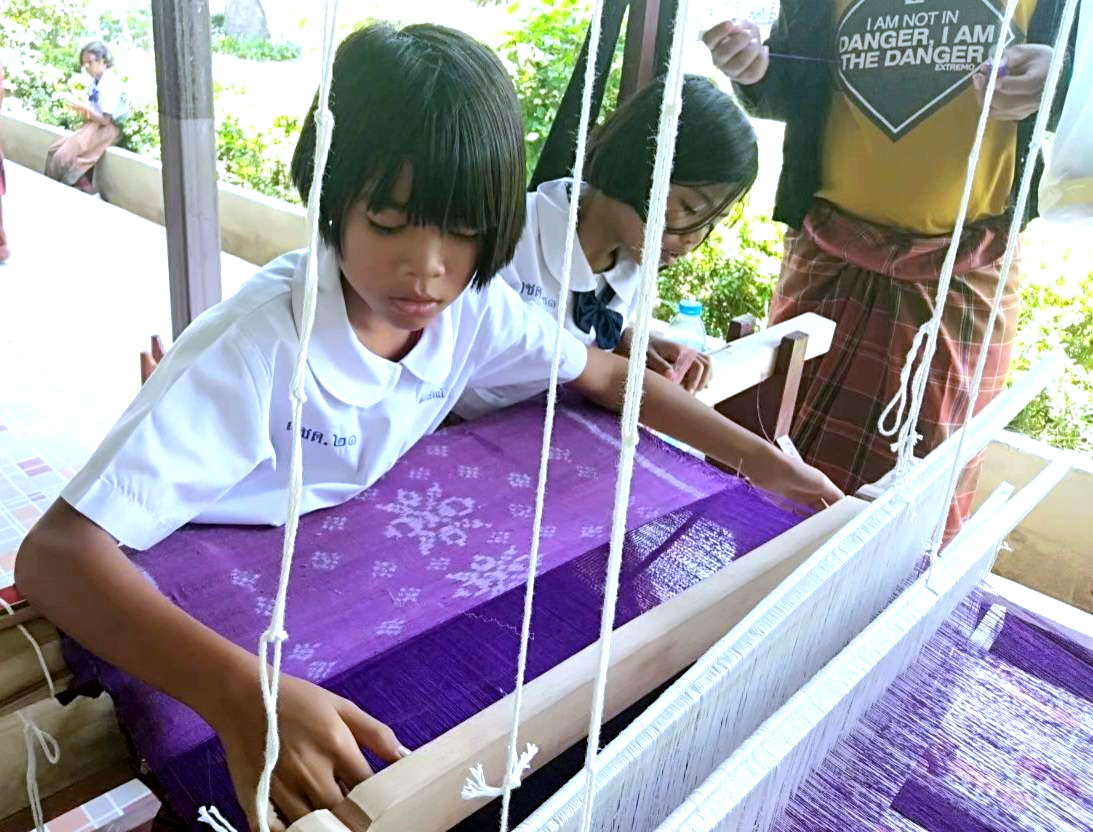 สร้างทายาทหม่อนไหม "189 โรงเรียน-30 ชุมชน" พัฒนาอาชีพเยาวชน ปลูกฝังอนุรักษ์ภูมิปัญญายั่งยื่น