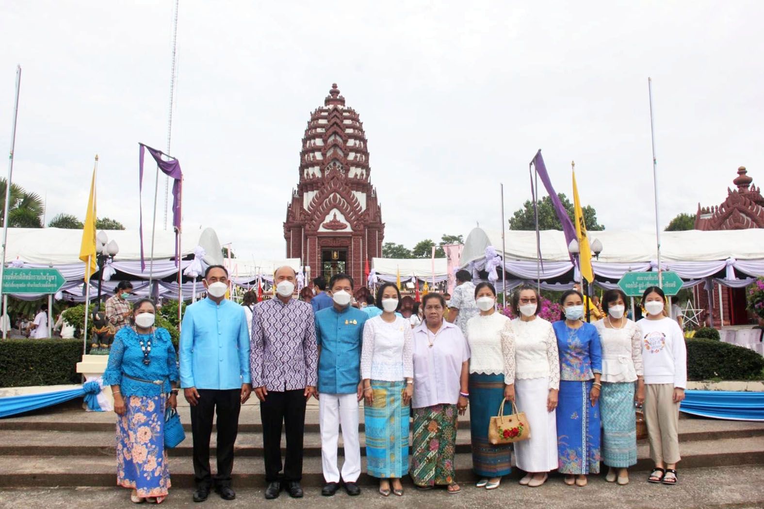 พ่อเมืองประจวบฯ ประกอบพิธีไหว้ครูองค์จตุโชคศาลหลักเมืองประจำปี