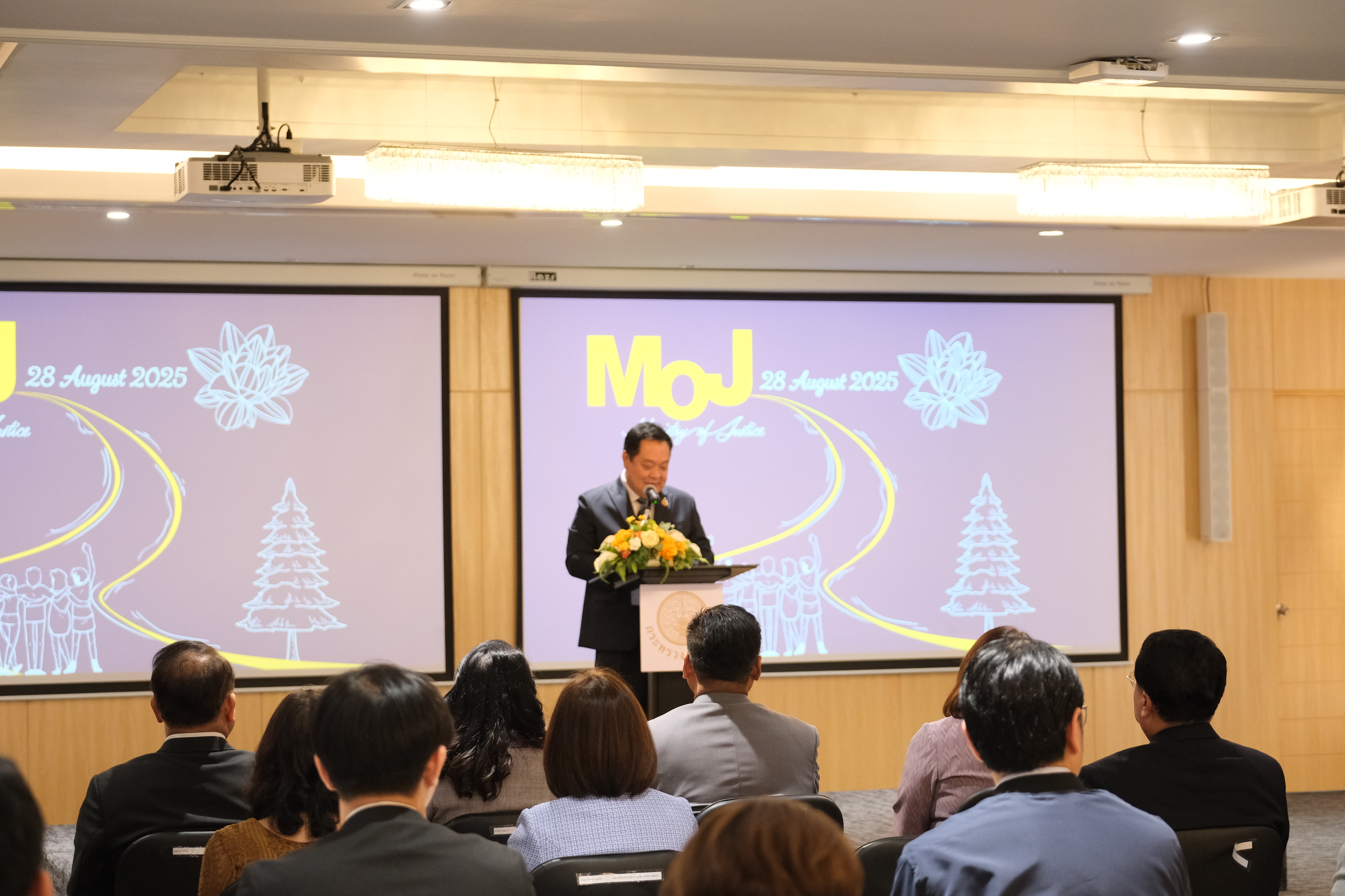 "รมว.ทวี" พบสื่อย้ำเป้าหมาย “ที่พึ่งแห่งแรกของประชาชน” พร้อมขอบคุณสื่อช่วยสื่อสารสร้างความเข้าใจ