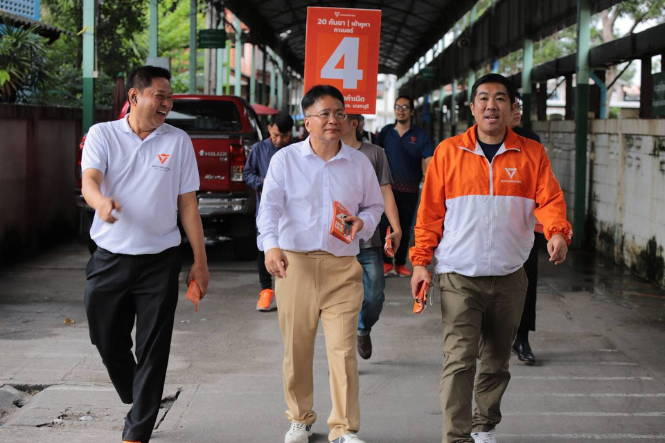 “เดชรัต” ควง “สส.ปรีติ” ลุยหาเสียงเขต 5 นนท์ ชู “NEW นนท์” แก้ปากท้อง–น้ำท่วม–ยาเสพติด–จราจร