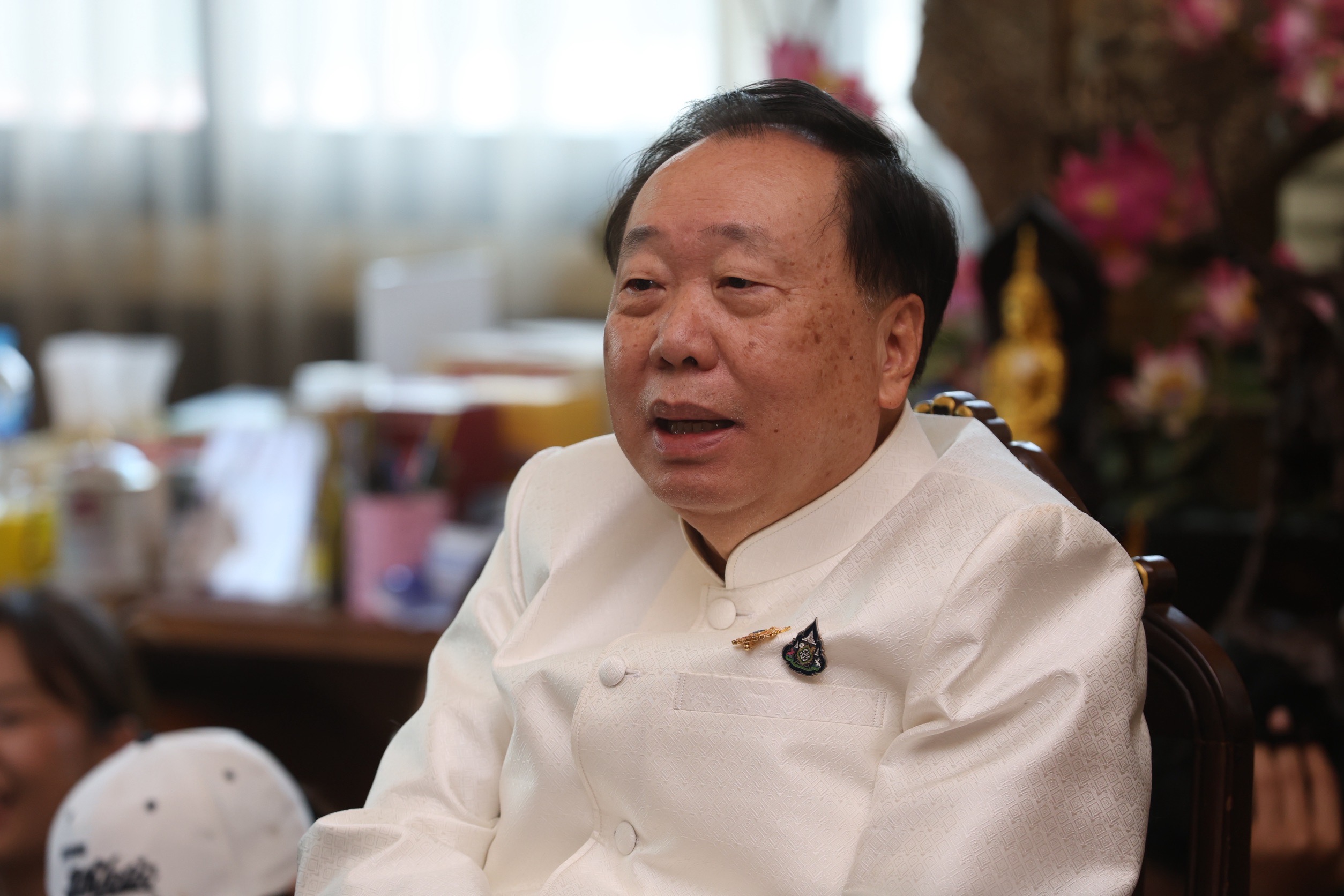 "สุชาติ" ลงพื้นที่ตรวจสอบ "วัดพระบาทน้ำพุ" แต่ไร้วี่แวว "หลวงพ่ออลงกต" เตรียมประสานมาชี้แจง