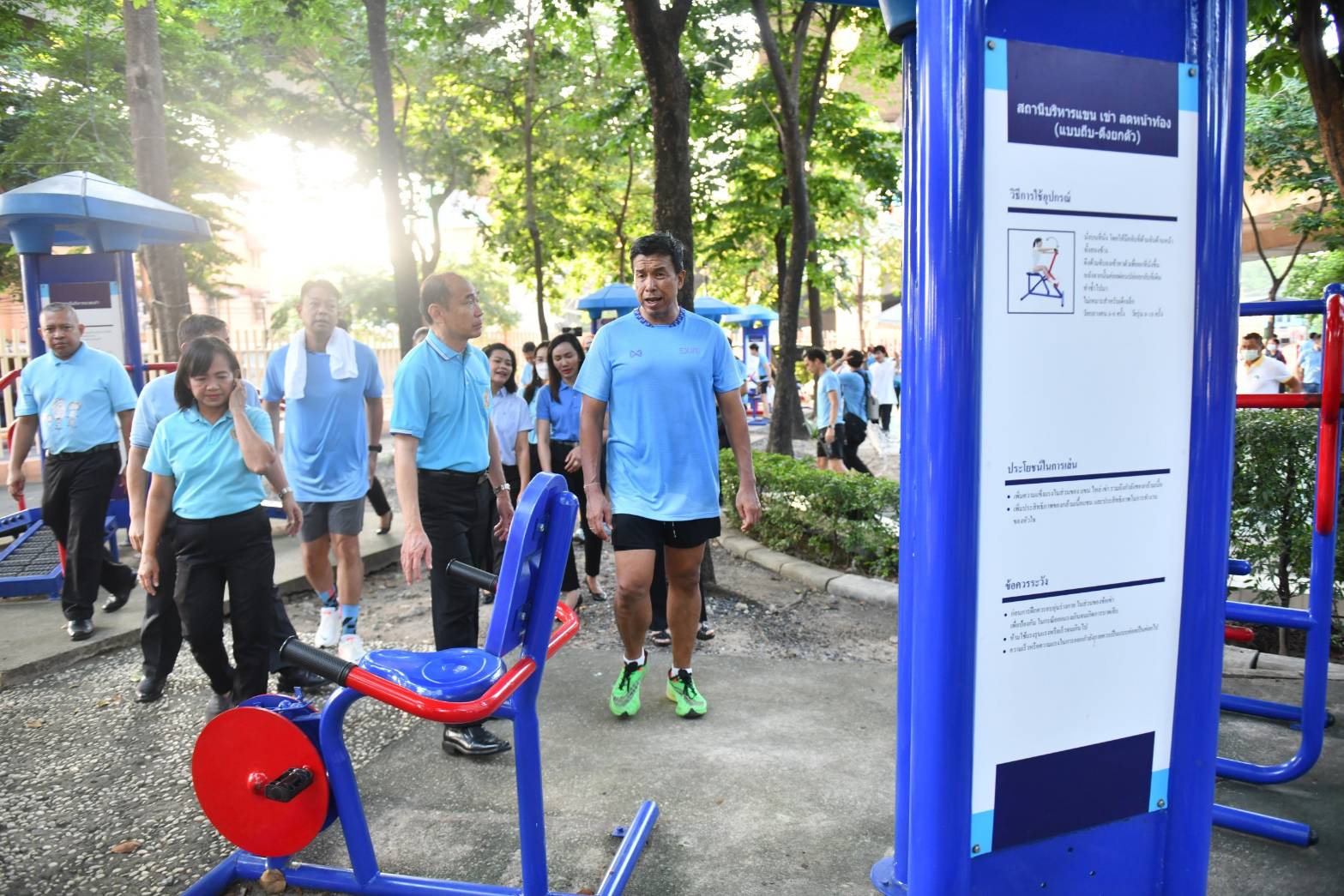 “ชัชชาติ” รับมอบเครื่องออกกำลังกาย จาก EXIM BANK ซ่อมให้ใหม่ ช่วยหนุนเกิดลานกีฬาใกล้บ้าน