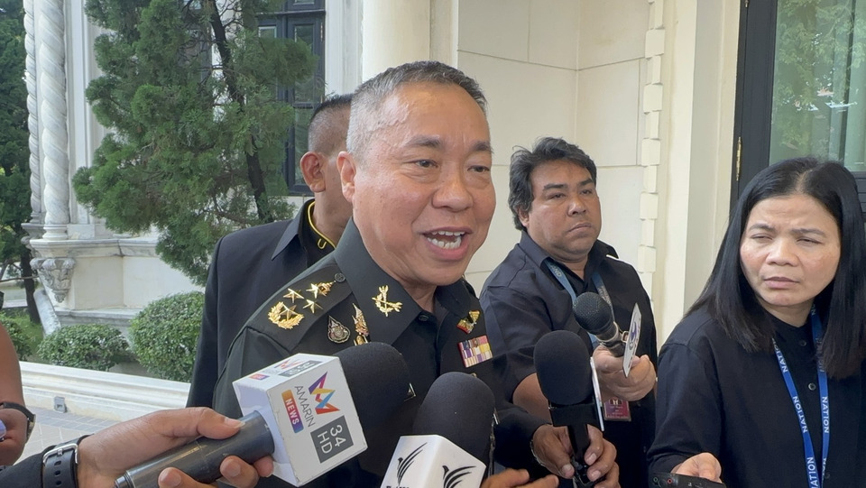 “เสธ.ทบ.” เผยระดม "ยุทโธปกรณ์-กำลังพล" ถึงพื้นที่วันนี้ เร่งอพยพปชช.พื้นที่วิกฤตเร็วที่สุด เชื่อ "นายกฯ" แก้ปัญหาบริหารจัดการไม่ให้สะเปะสะปะ