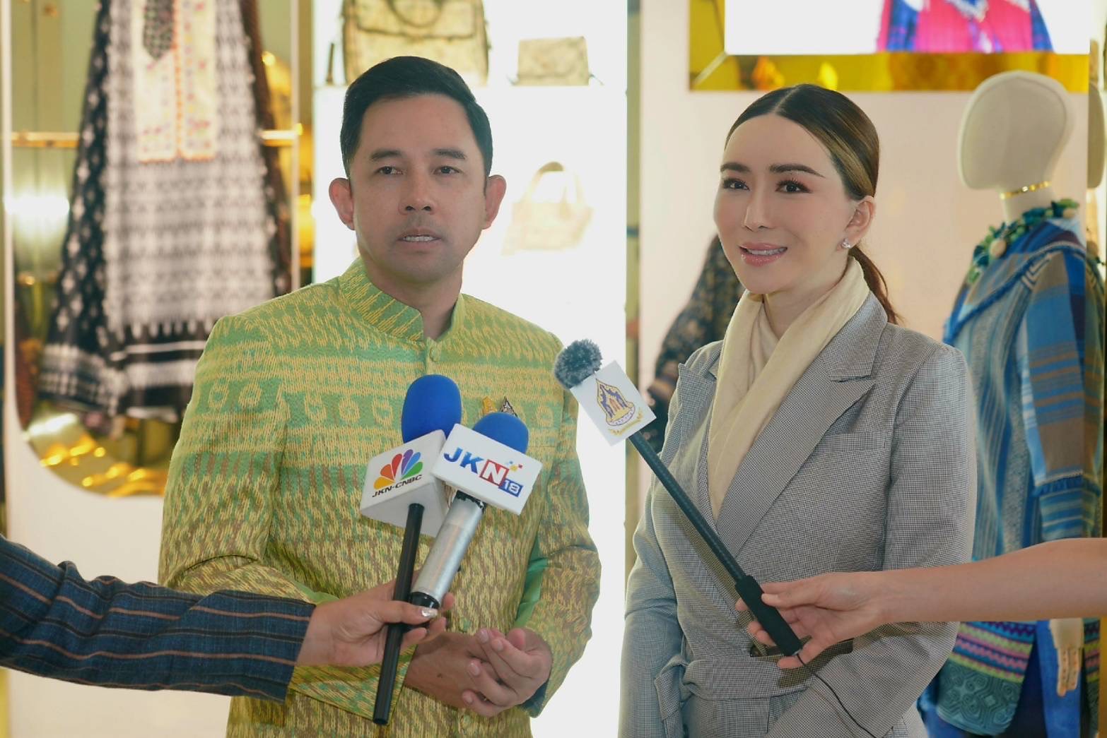 "แอน จักรพงษ์" พบ รมว.วธ.  ตั้งเป้าไทยเป็นเจ้าภาพนางงามจักรวาล 2023