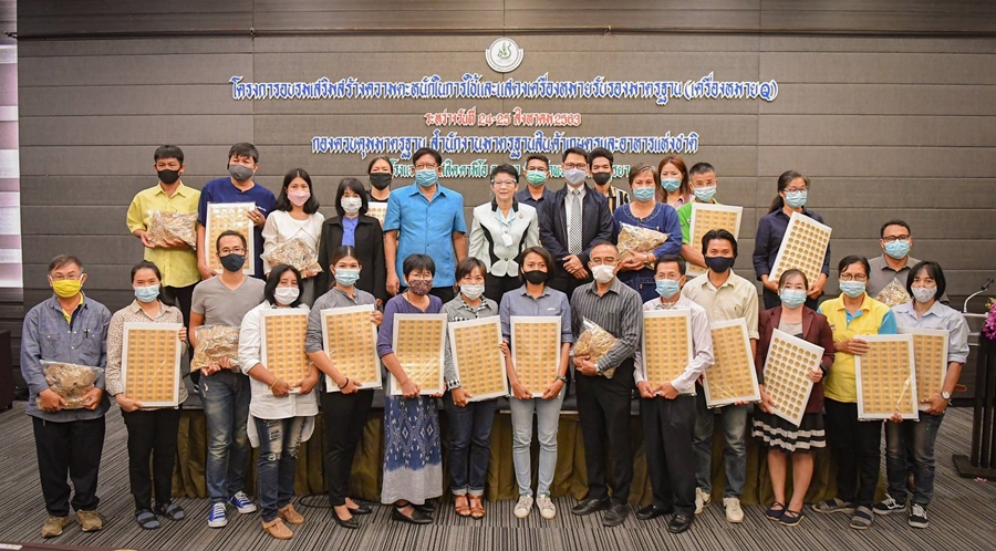 มกอช. มอบสติ๊กเกอร์เครื่องหมาย​ Q​ สร้างความตระหนักรู้ใช้และแสดงเครื่องหมายรับรองมาตรฐาน