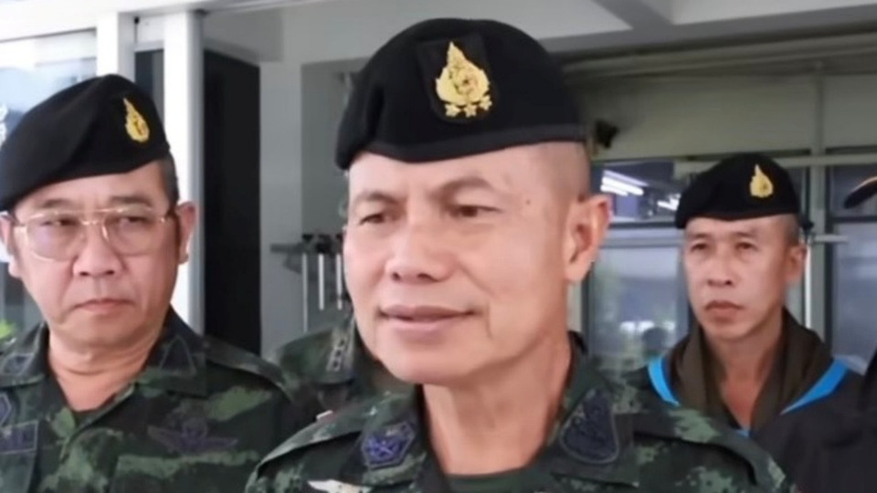 แม่ทัพภาค 4 ปัดข่าวเฮลิคอปเตอร์ยิง ยืนยันไม่มีใช้อาวุธ ชี้เหตุรุนแรงอาจมุ่งดิสเครดิตเจ้าหน้าที่