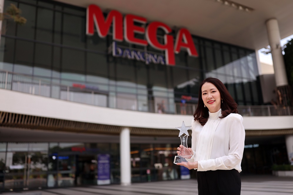 ประธานเจ้าหน้าที่บริหารศูนย์การค้าเมกาบางนา รับรางวัล “บุคคลตัวอย่างภาคธุรกิจแห่งปี 2022 ภาคธุรกิจพัฒนาอสังหาริมทรัพย์”