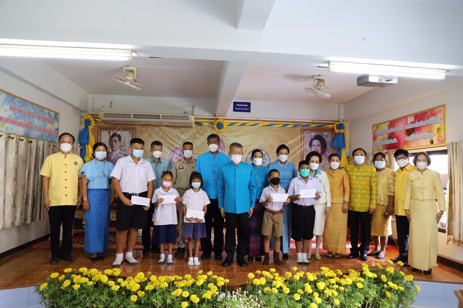 พม.อ่างทอง จัดกิจกรรมโครงการน้ำพระทัยพระราชทานส่วนภูมิภาค สมาคมสภาสังคมสงเคราะห์ฯ 76 จังหวัด