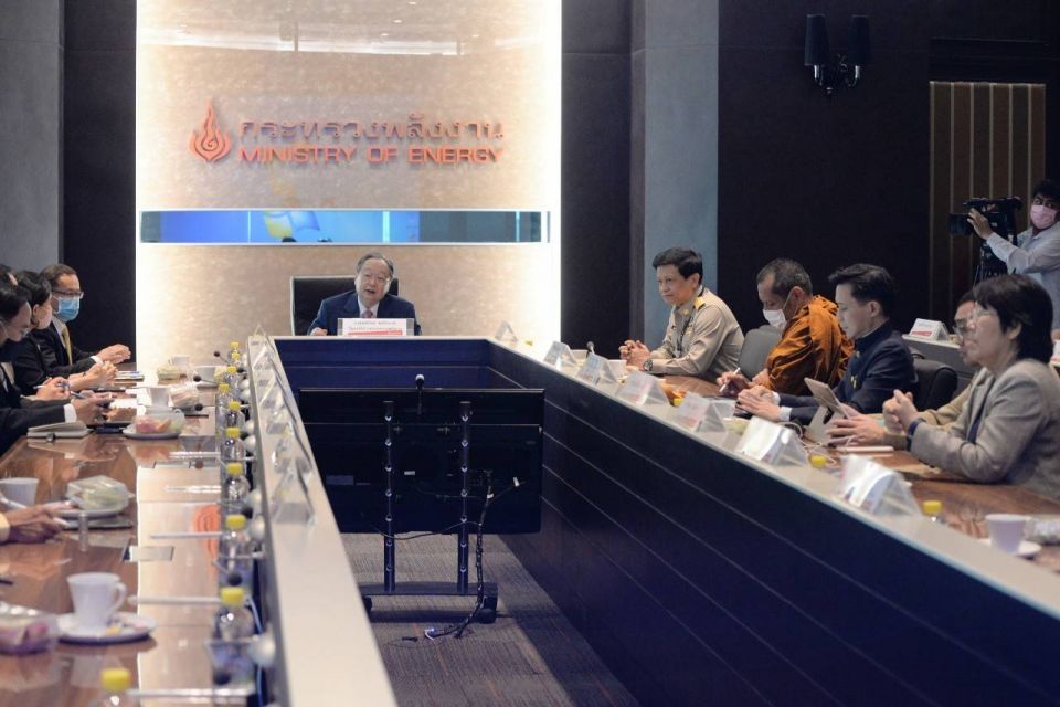 “สนธิรัตน์”รื้อเกณฑ์โซลาร์ภาคประชาชนให้จบใน60 วัน พร้อมติดเครื่องโรงไฟฟ้าชุมชน  