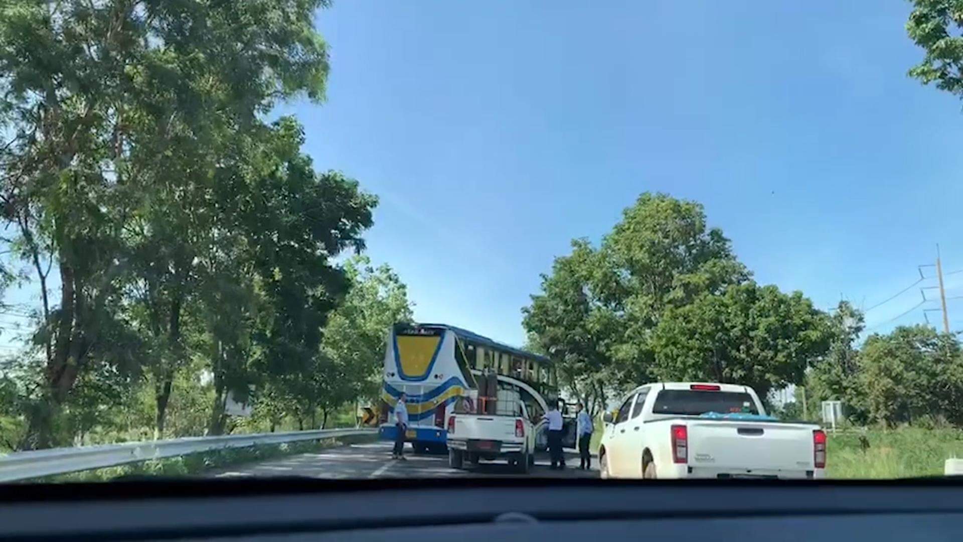 ขนส่งขอนแก่นสั่งปรับ 5 พัน พักงาน 1 ด. พนง.ขับรถ"สวัสดีอีสาน" หลังมีทำร้ายร่างกายคู่กรณี