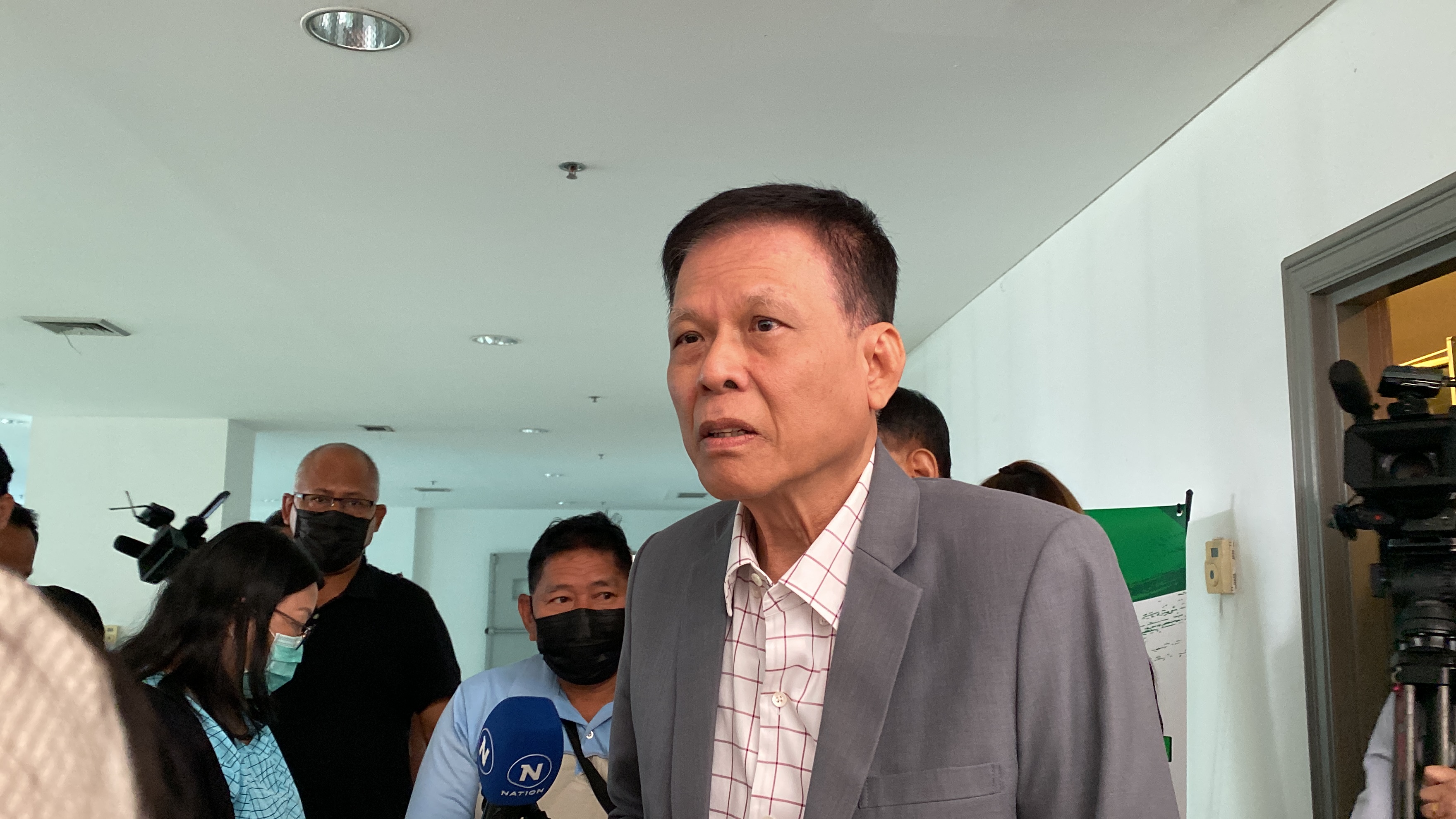 “กกต.” ชี้ “พท.” ปราศรัยพาดพิง “ภท.” ไม่เข้าข่ายใส่ร้าย ปัดตอบปมผู้สมัครเผาป้ายหาเสียงตัวเอง