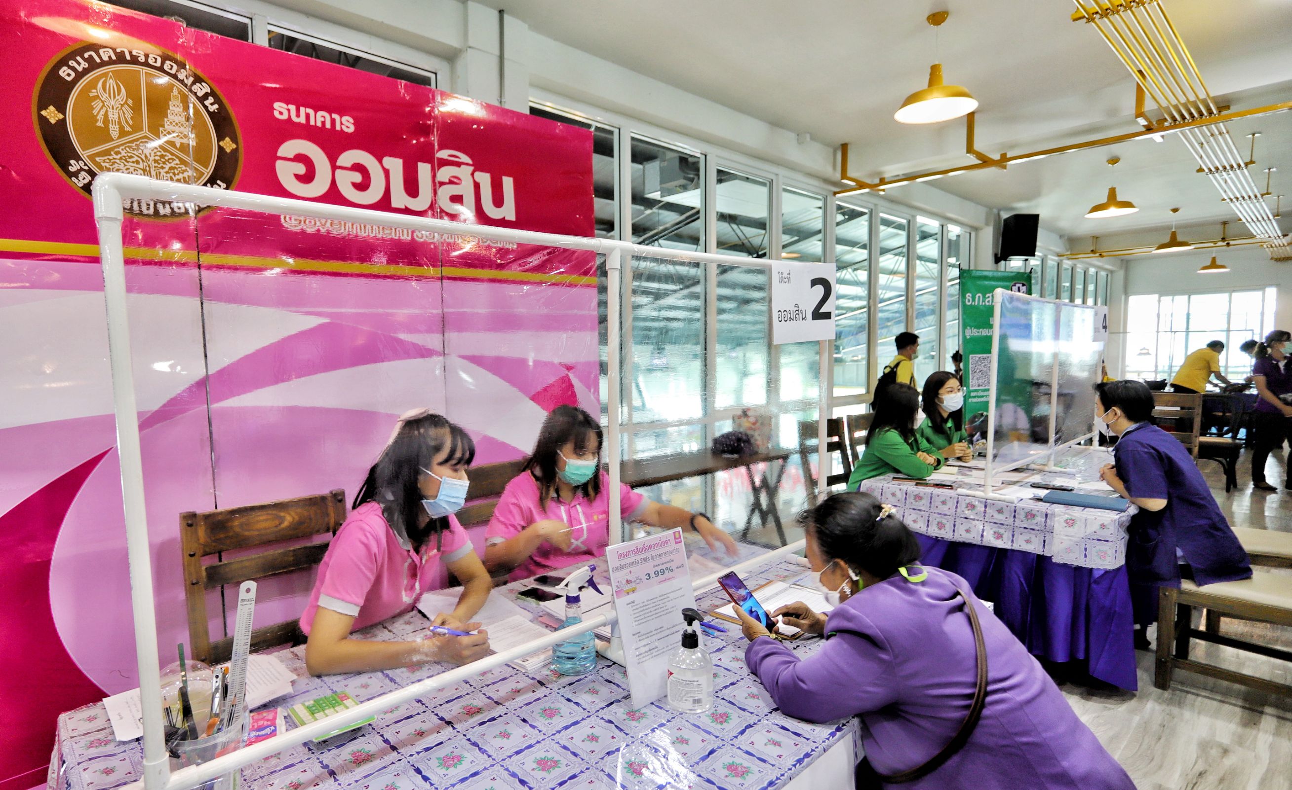 พาณิชย์จังหวัดปทุมธานี คิกออฟ “จับคู่กู้เงิน” 5 ธนาคาร ต่อลมหายใจ ร้านอาหารฝ่าวิกฤติโควิด-19 