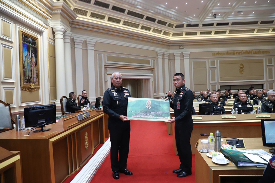 ผบ.ทบ. ประชุมหน่วยขึ้นตรงกองทัพบก ย้ำความเป็นเอกภาพ ขับเคลื่อนงานความมั่นคงควบคู่ช่วยเหลือประชาชน