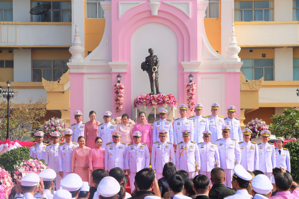 อบจ.อุดรธานีร่วมพิธีวางพวงมาลา น้อมรำลึกพระมหากรุณาธิคุณ ร.5 เนื่องในวันปิยมหาราช 2568
