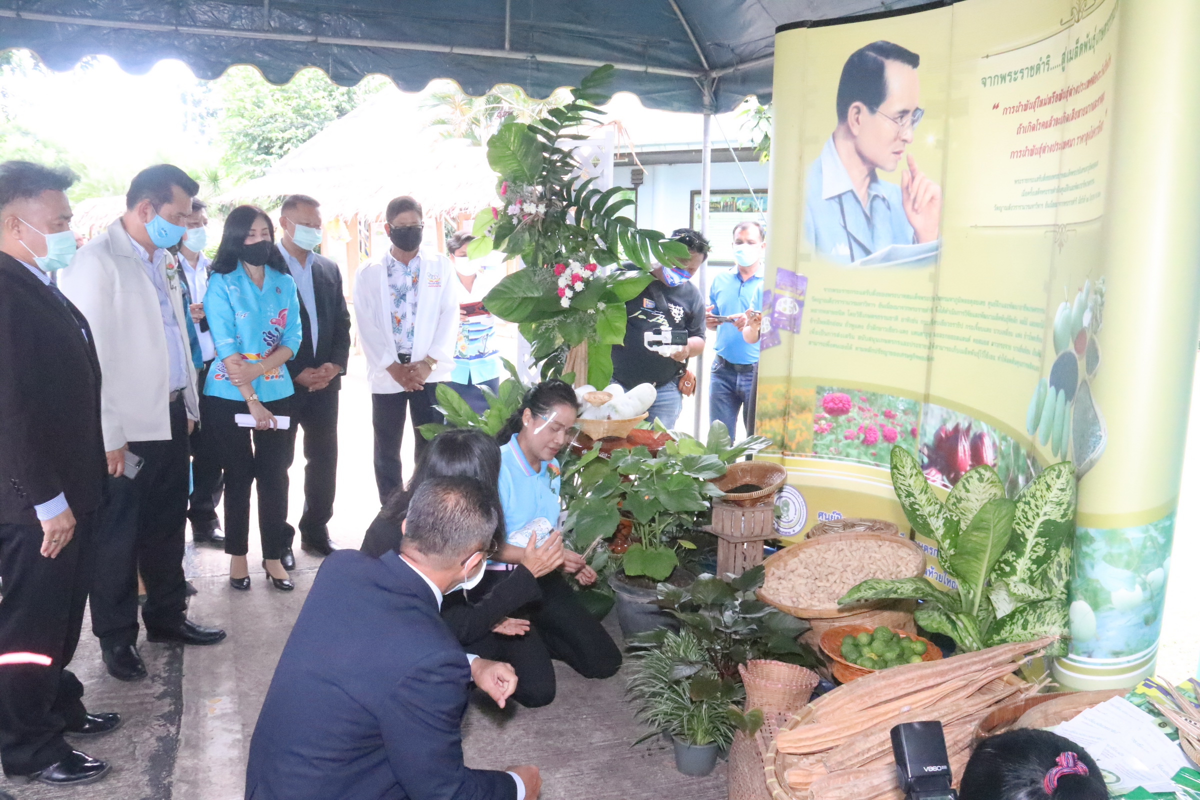 รมช.ศึกษาฯลงพื้นที่ตรวจเยี่ยมศูนย์ฝึกและพัฒนาอาชีพเกษตรกรรมวัดญาณ