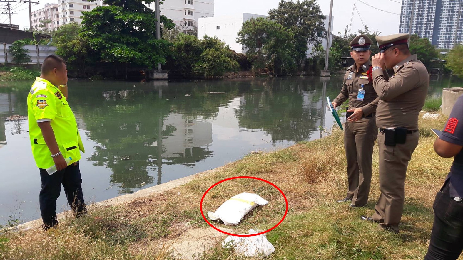 พบศพทารกแรกเกิดถูกยัดถุงดำโยนทิ้งคลองสำโรง 