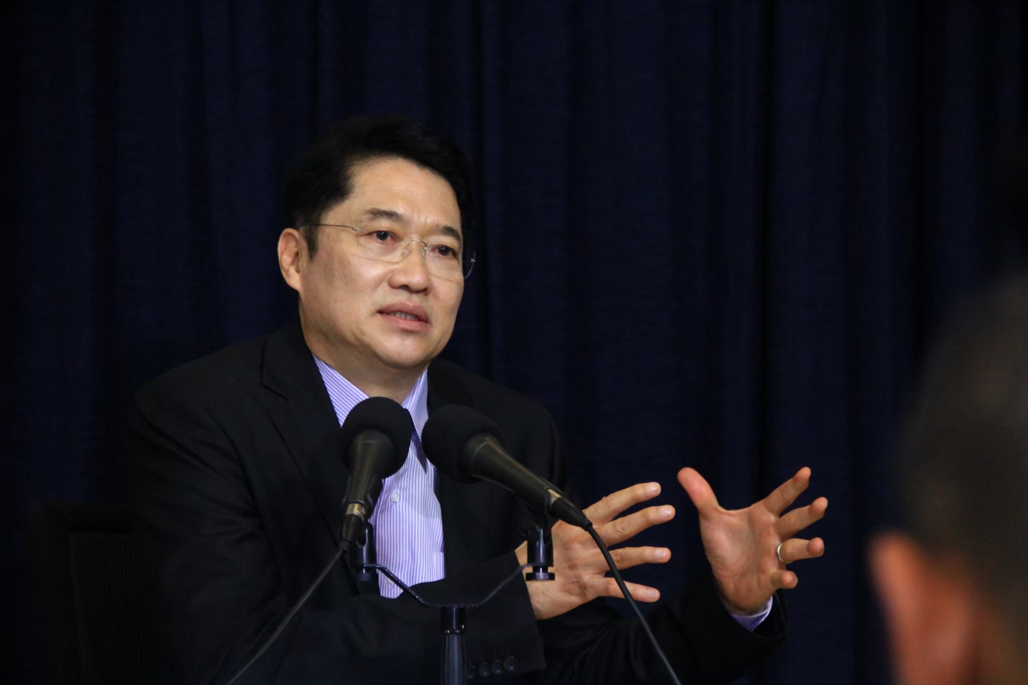 “องอาจ”เตือนรบ.อย่าทำโพลแบบขอไปที หวังผลทางการเมือง - มีวาระซ่อนเร้น