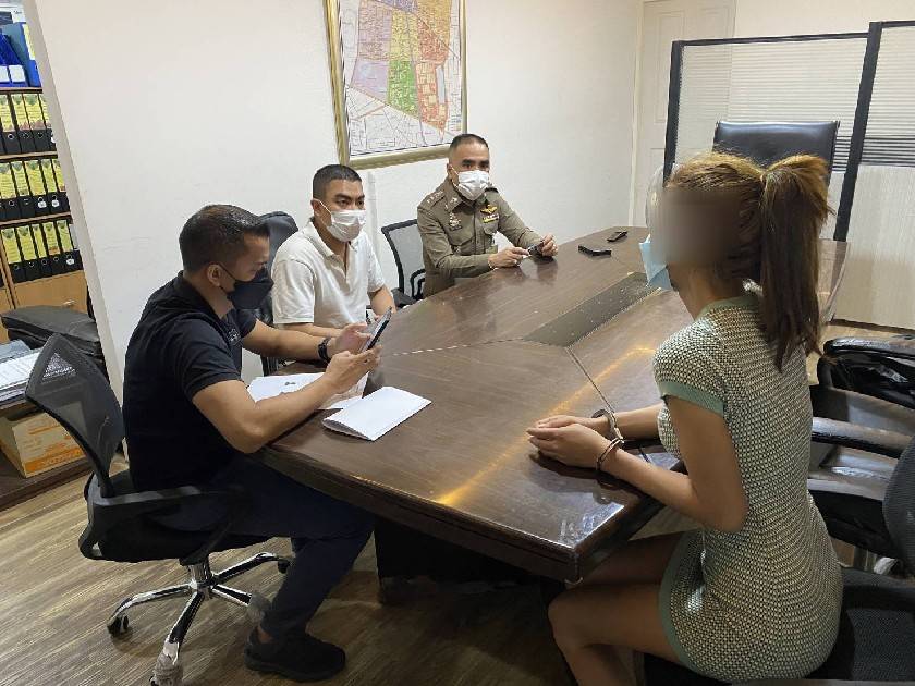 รวบกระเทยแสบมอมยาชิงทรัพย์นักท่องเที่ยวย่านสุขุมวิท