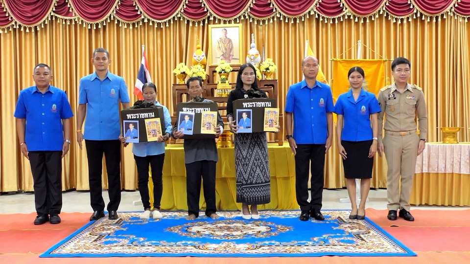 มูลนิธิราชประชานุเคราะห์ศรีสะเกษ มอบสิ่งของพระราชทานช่วยผู้ประสบอัคคีภัย 3 ครัวเรือน