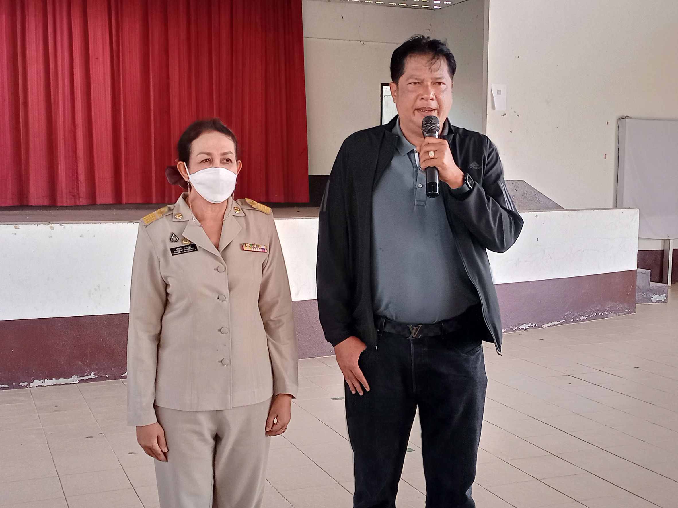อบต.สวีเปิดโรงเรียนผู้สูงอายุเสริมสร้างคุณค่าภูมิปัญญา