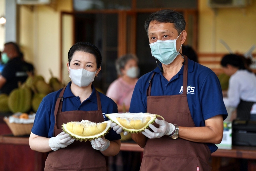 เลขาฯมกอช. ลุยสวนทุเรียนป่าละอู หนุนใช้ระบบ QR Traces on Cloud สร้างความเชื่อมั่นผู้บริโภค