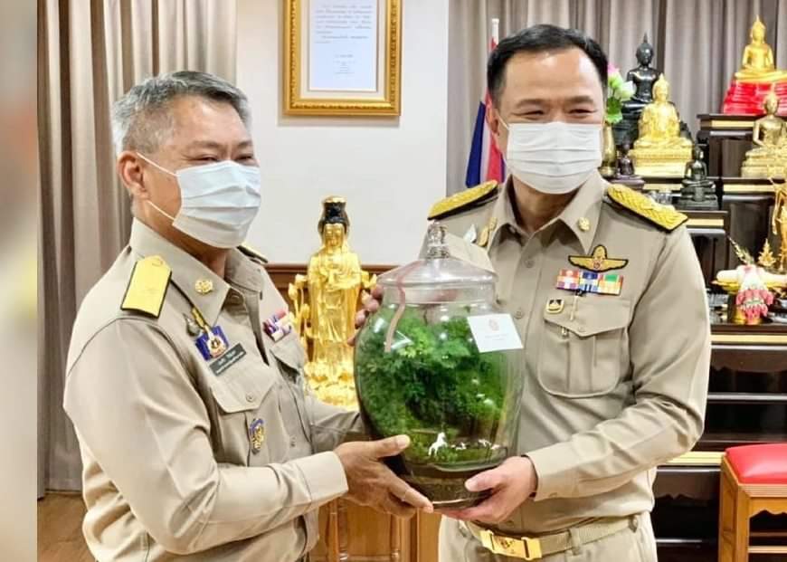 "บิ๊กตู่" มอบม้าขาว ร่วมอวยพรวันเกิด 55ปี "เสี่ยหนู"