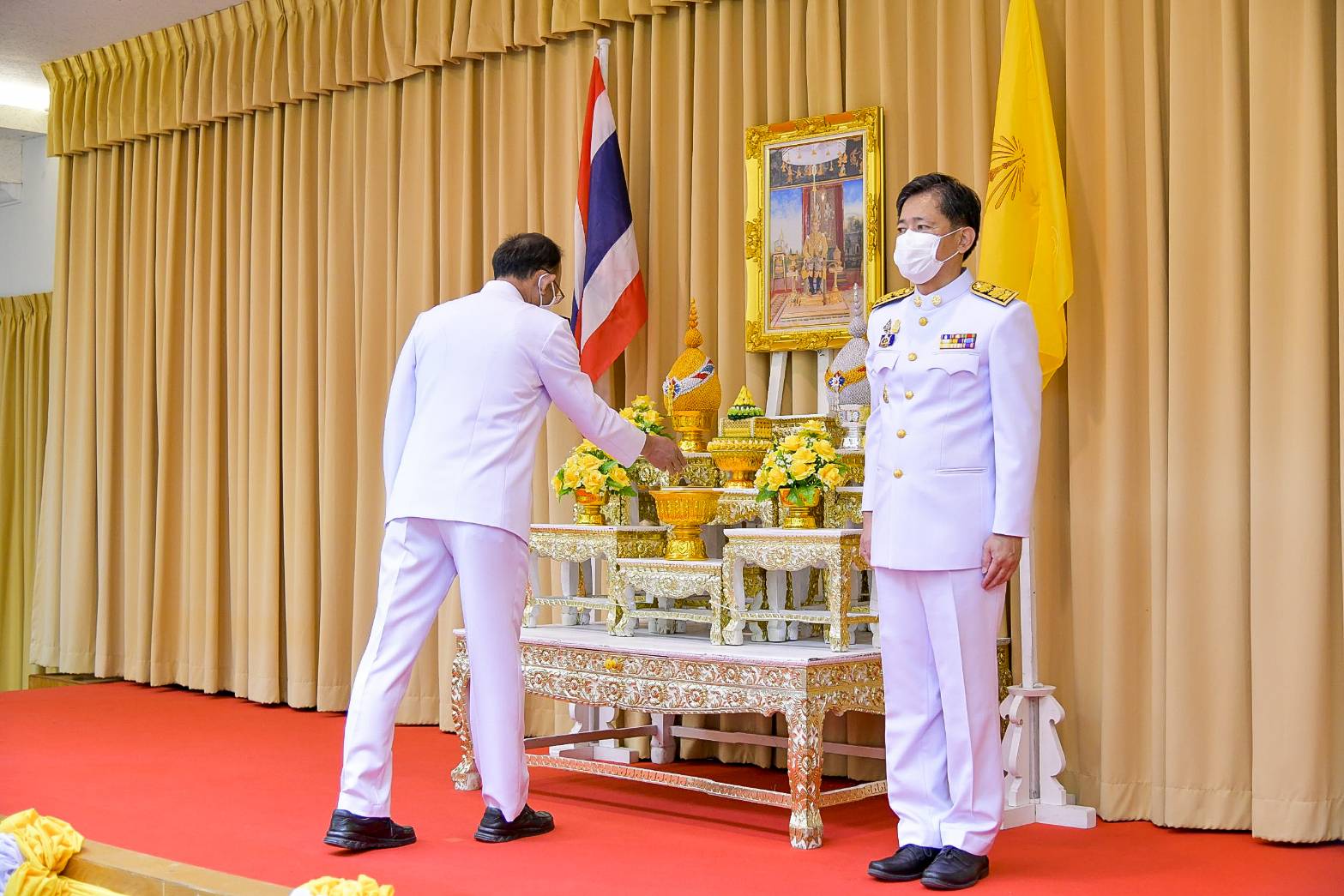 ประจวบฯ จัดพิธีมอบปฏิทินหลวง 2565 แก่ข้าราชการในจังหวัด