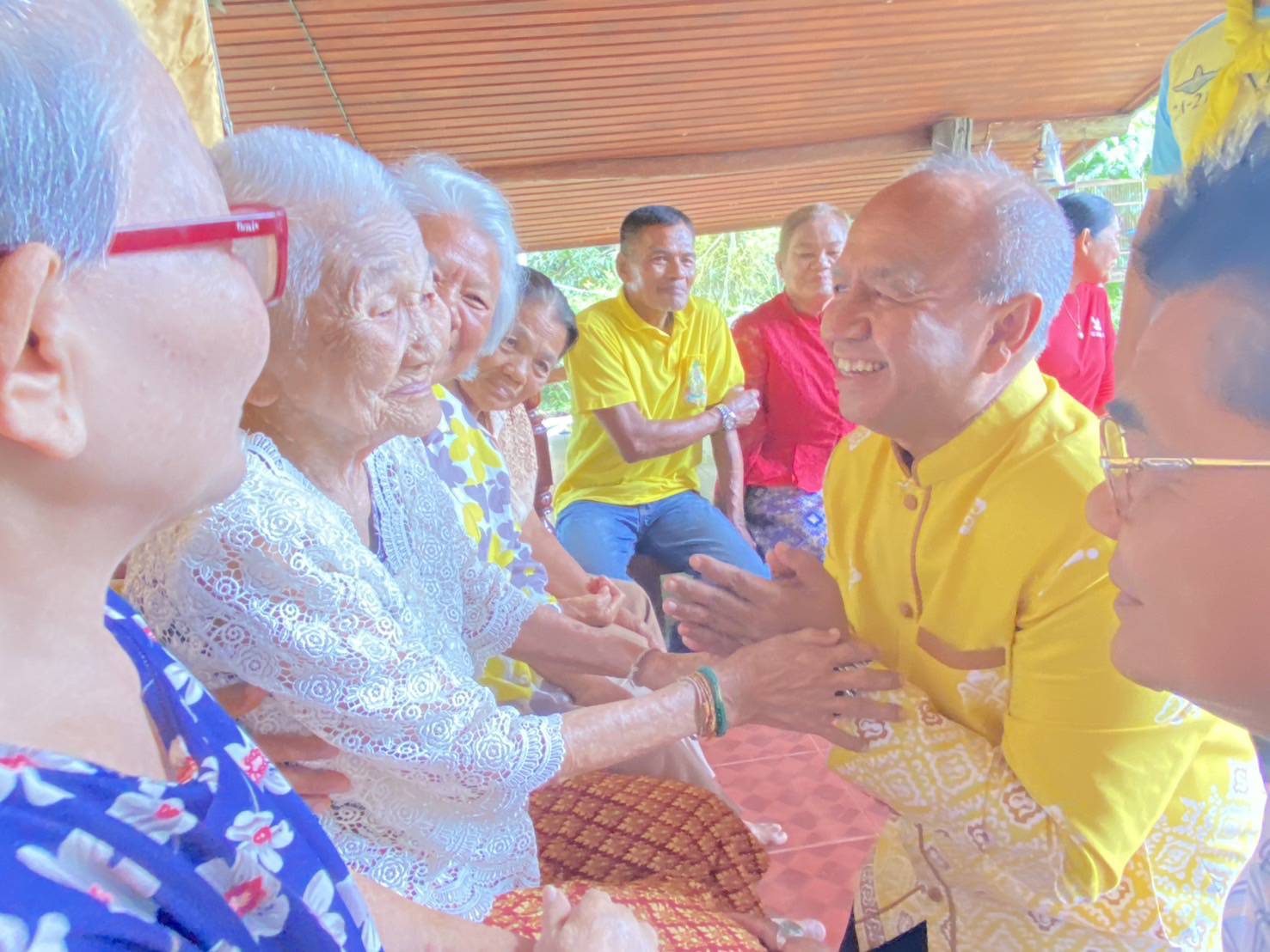 จังหวัดสุราษฎร์ธานี มอบโล่ประกาศเกียรติคุณ ผู้มีอายุ 100 ปี ในพื้นที่อำเภอเคียนซาและอำเภอพนม
