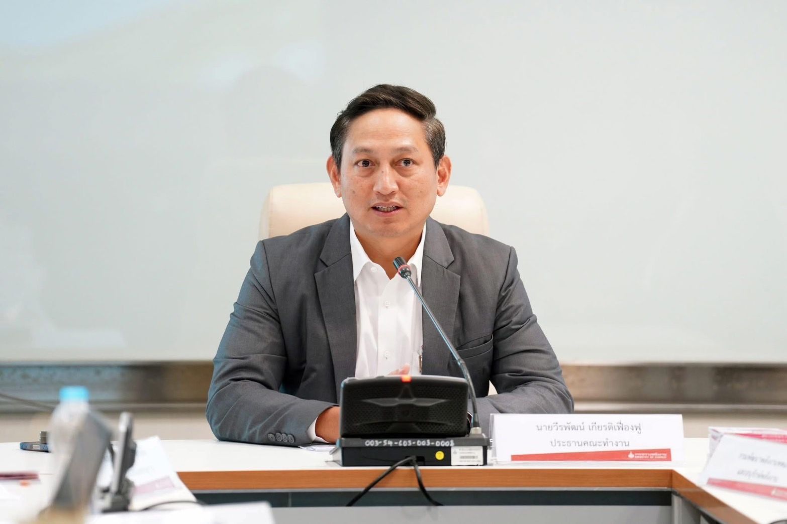 "ก.พลังงาน" จับตาสถานการณ์อิสราเอล–อิหร่าน เตรียมสำรองน้ำมัน–พยุงราคาสู้วิกฤต