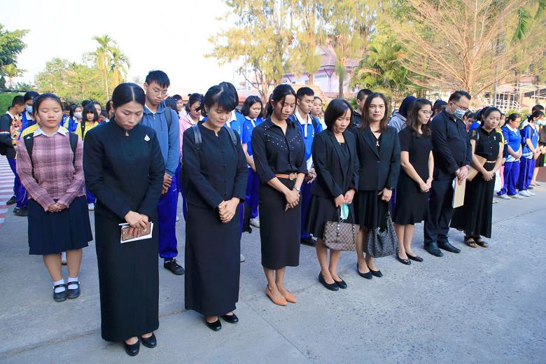 รร.ในสังกัดสพม.38 ร่วมแต่งดำไว้อาลัยเหตุสะเทือนขวัญที่โคราช 