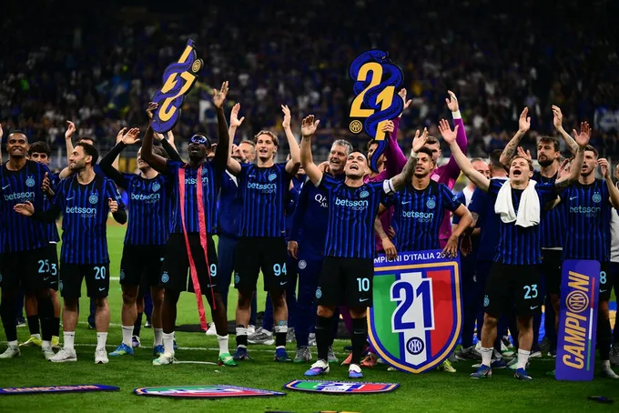 "อินเตอร์" ซิวแชมป์เซเรีย อา สมัยที่ 21 หลังทุบ "ปาร์ม่า" 2-0 ฉลองสคูเด็ตโต้ยิ่งใหญ่