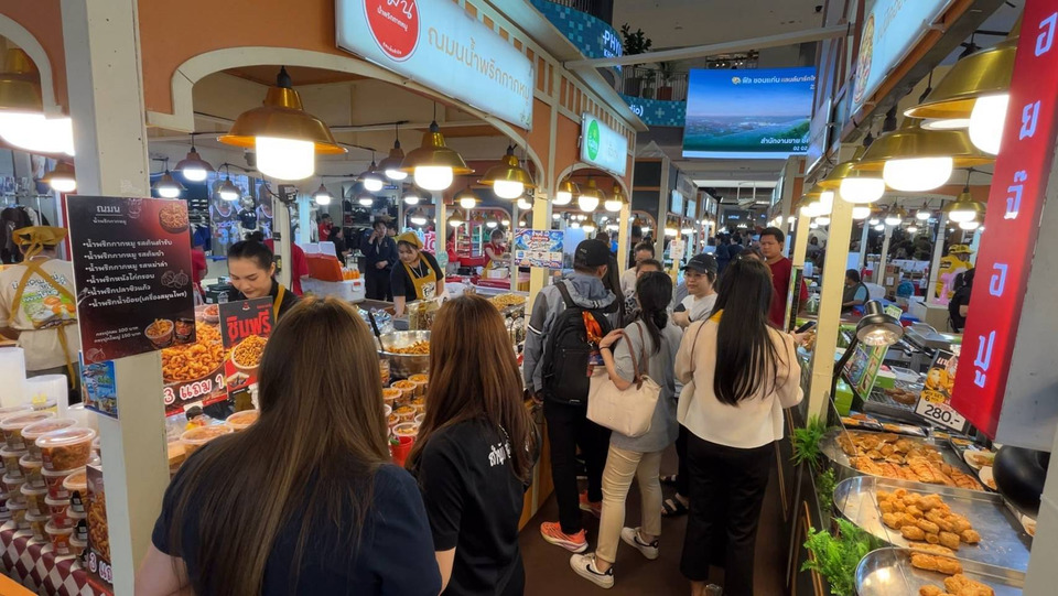 ขอนแก่นคึกคัก! “Food Universe อร่อยรับมง” รวมกว่า 50 ร้านดัง คนแห่ช้อปแน่นทุกบูธ 