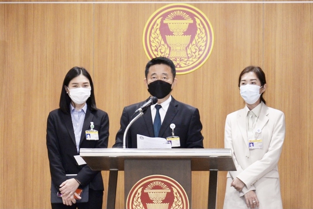 "กมธ.งบฯ 66" ถามกรมควบคุมโรคยุติซื้อวัคซีนแอสตราฯ หลังปชช.ต้องการ mRNA เป็นเข็มกระตุ้น