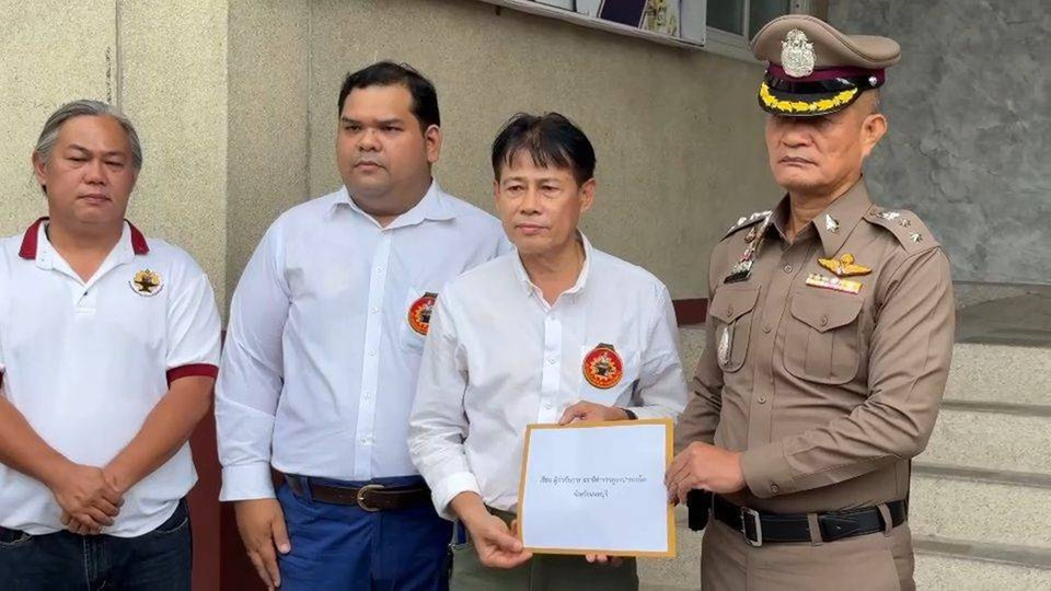 ศิษย์เก่าช่างกลปทุมวันบุก สภ.ปากเกร็ด ทวงคดียิง “จา” ตั้งรางวัลนำจับ 1 แสน