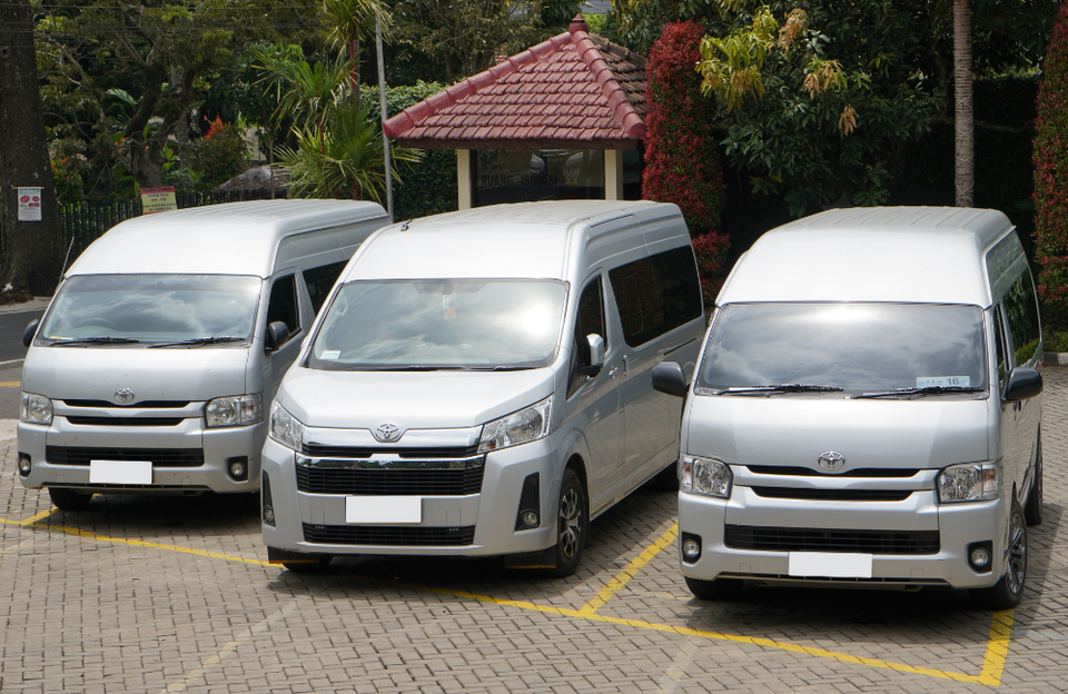 รถตู้มือสองรุ่นไหนดี แนะนำสเปค Toyota Hiace ราคาคุ้ม น่าใช้