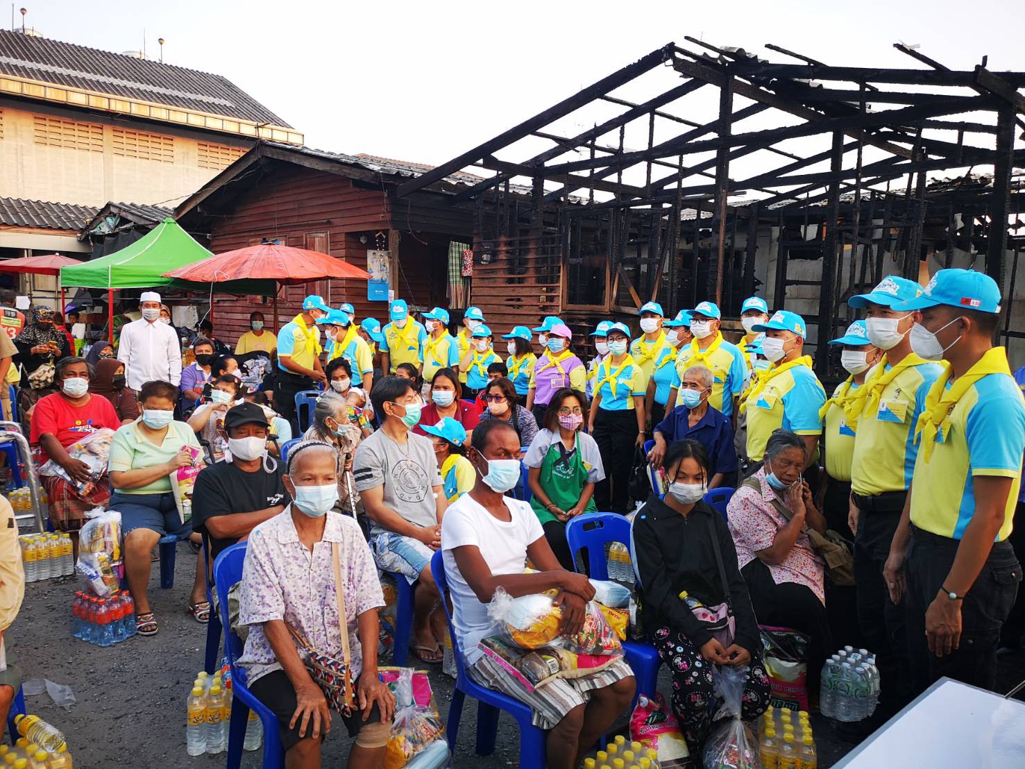 "พิบูลย์เขตร" ลงพื้นมอบหน้ากากอนามัยให้ 3 ส่วนหลัก สนับสนุนงานจิตอาสา 904 -ด่านตรวจประจำจุด