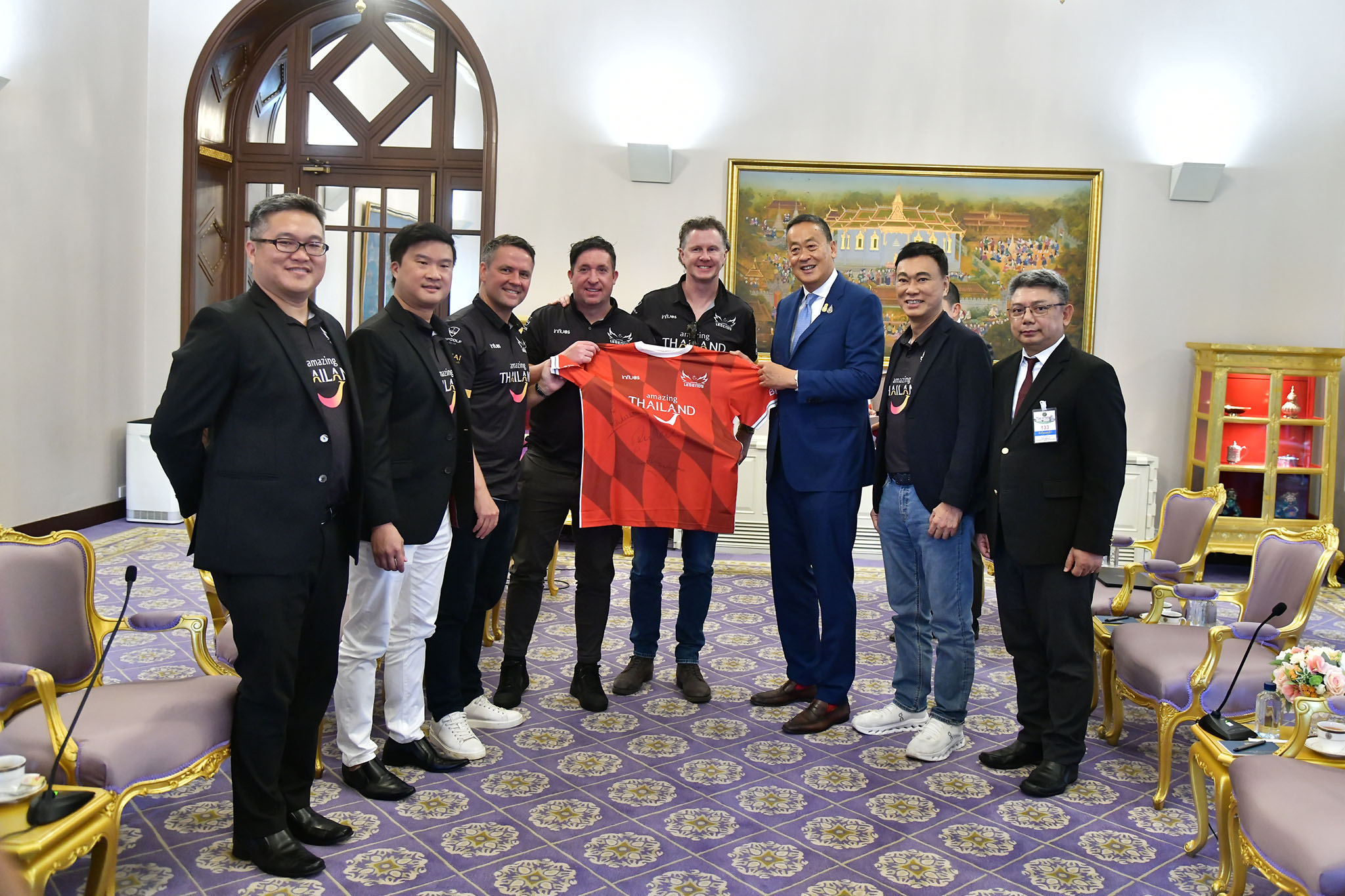 "3 ตำนานลิเวอร์พูล" เข้าพบ "นายกฯ" เล็งจัดแมตซ์แดงเดือด "แมนยู-ลิเวอร์พูล" ในไทย บอกพร้อมมาก