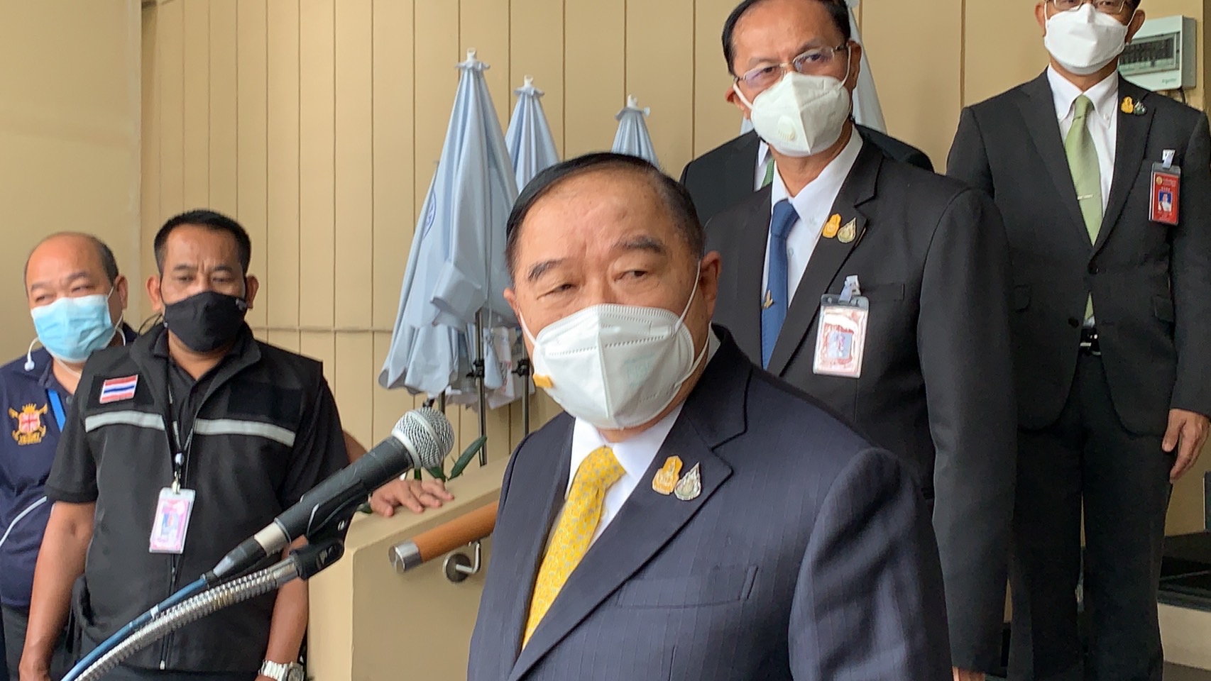 “บิ๊กป้อม” ไม่หวั่นฝ่ายค้านขู่นับองค์ประชุม มั่นใจ “นิโรธ” คุมเสียงได้ ฟุ้ง ประชุมสภาสมัยนี้ราบรื่น