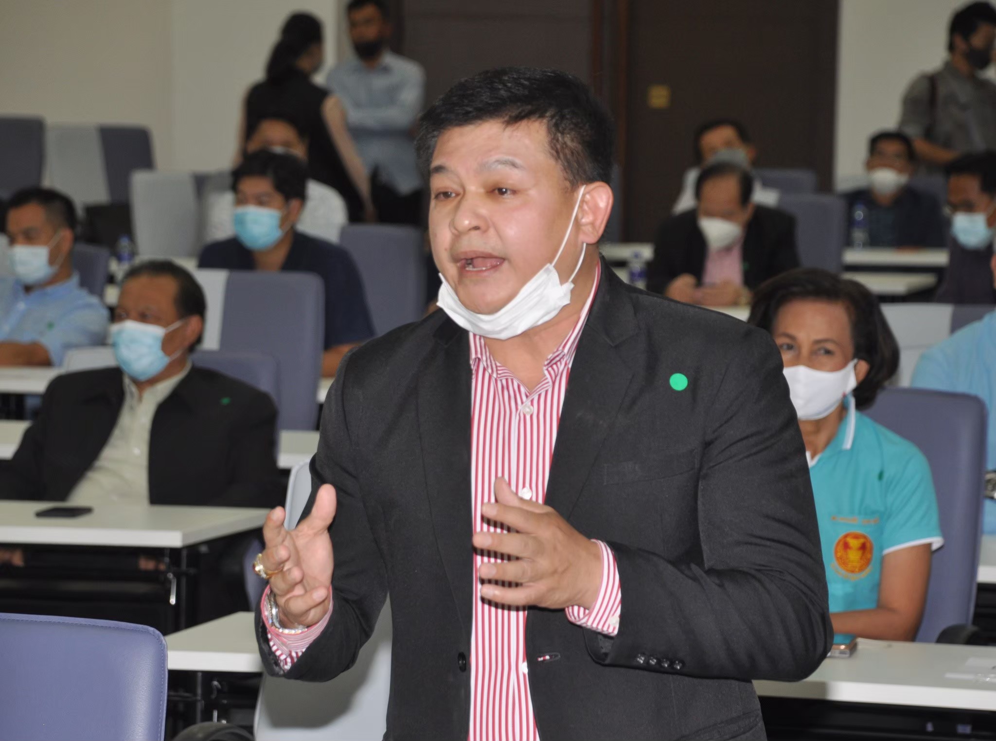 กมธ.ชงนิรโทษกรรมปลดล็อกขัดแย้งบี้รัฐบาลเร่งแก้รธน.ยุติสืบทอดอำนาจ