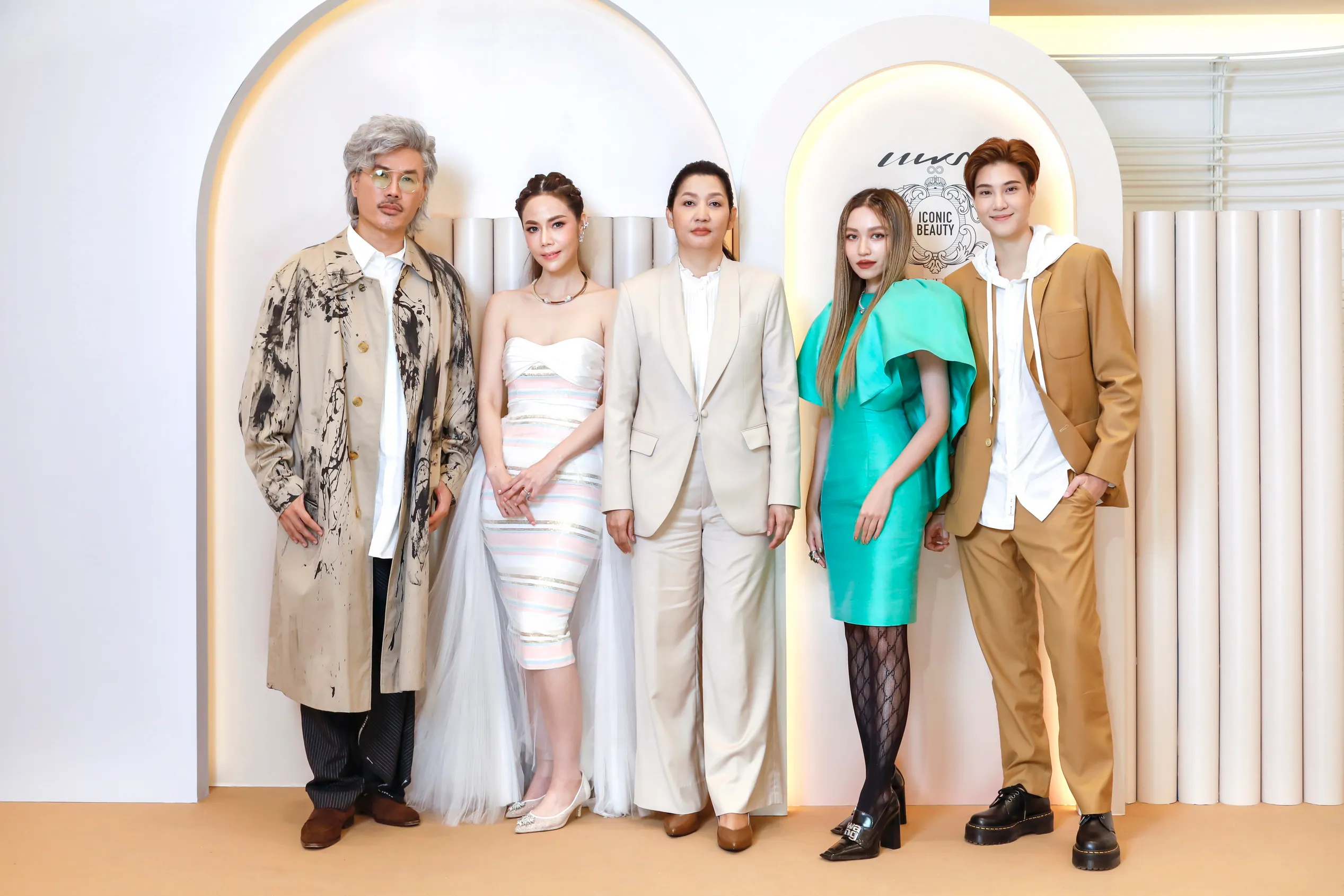  คุณรพี, คุณพัดชา, คุณศิริเพ็ญ, คุณเจนจิรา, คุณลลนา_