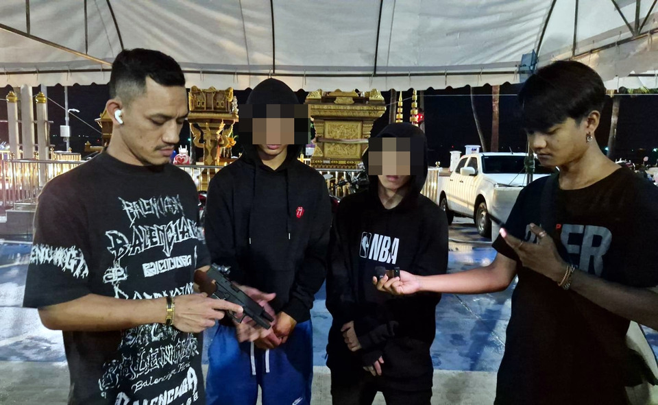 สืบพัทยารวบแก๊งวัยรุ่น “กำไรอีเอ็ม” ชักปืนตบไรเดอร์ ปมเก่าบานปลาย อ้างแค่อยากได้คำขอโทษ