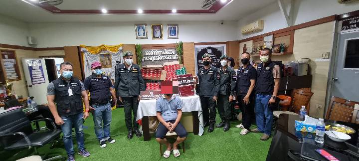 รวบหนุ่มอ้างตกงานลักลอบขนบุหรี่เถื่อน จากชายแดนไทย-กัมพูชา