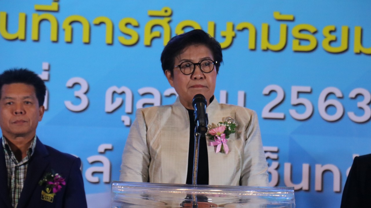 พัฒนาไม่หยุดยั้ง ครูโรงเรียนมัธยม สพม.นม.เขต 31 โชว์ผลงานการปฏิบัติงานรางวัลประกายเพชร ยกระดับคุณภาพ เพิ่มบทบาทการใช้ ICT ทันสมัยคู่การเรียนการสอน