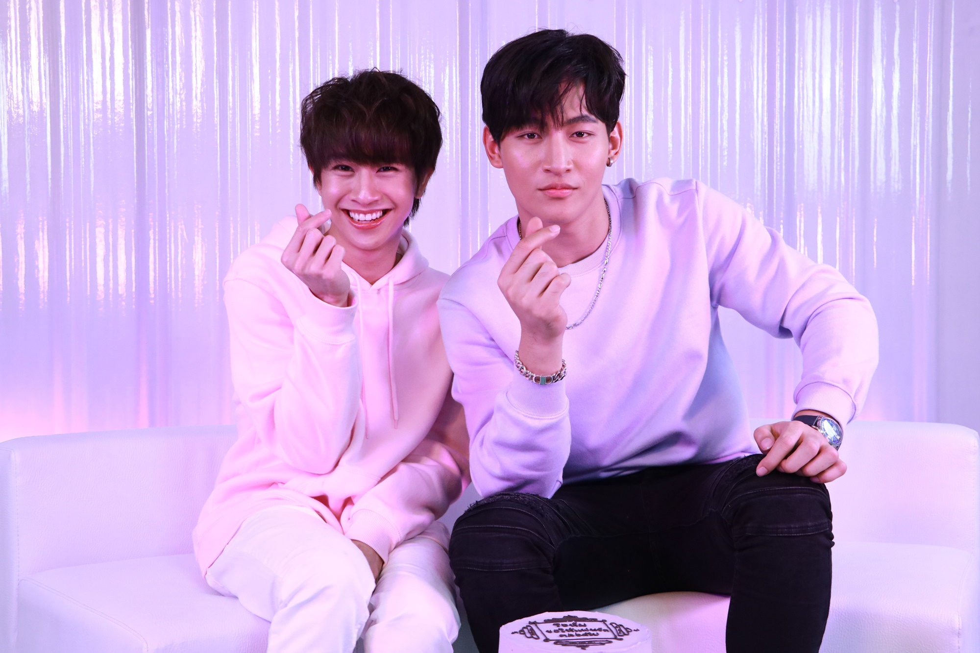 "โอห์ม ฐิติวัฒน์-ฟลุ้ค ณธัช"จัดดกิจกรรม Live Streaming #OTGLivexOhmFluke ขอบคุณแฟนๆ